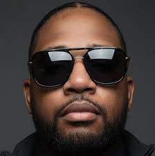 Reposted @papismilez I'm Black And I Like Anime ! Hope yall enjoy this one  🤣 More Skits On The Way ! Share and please follow @sugoigang_ #anime  #animememes #animememe #black #blackjokes #cosplayer #