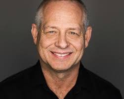 Scott Chapple's Instagram, Twitter & Facebook