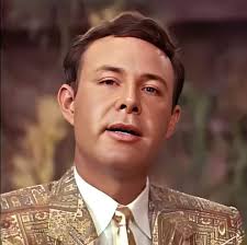 Enjoy this string of songs by The Gentleman… JIM REEVES!!💖🎼❤️🎸