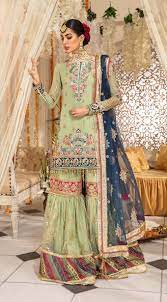 Maintaining the artisan techniques and offering the authentic homemade taste with the best quality, variety, and service is the pancho anaya tradition, backed by five generations now. Amalia Anaya By Kiran Chaudhry Nauratan Mehendi Collection Ayat B Wardrobe