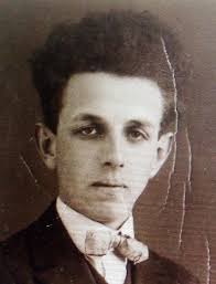 Mazal tov to Deena Ginsberg ( Hyman) & her husband Steve