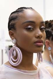Inspirations Mode 30 Accessoires Tendance Pour Le Printemps Elle Quebec Inspirations Mode 30 Accessoires Tendance Pou Beauty Trends Jewelry Trends Beauty