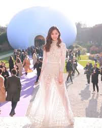 新木優子 on instagram dior diorcouture mariagraziachiuri 美しい画像 シースルー ファッション ランウェイファッション