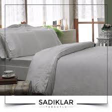 Gri Rengin Zarif Dinginligine Yatak Odanizda Yer Acmaya Ne Dersiniz Http Turkrazzi Com Ipost 1518904908052294512 C Nevresim Takimi Mobilya Fikirleri Yatak