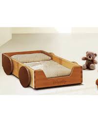 Free plans to build this diy platform bed on wheels! Woodly Montessori Bed With Decorative Wheels Small Finger Joints Shabby White Made In Italy Unisex Bambini
