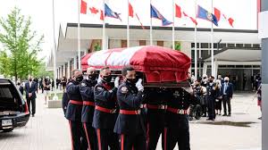 Officers escorted fallen officer detective constable jeffrey northrup to the funeral home photo by toronto police services. Tzzga95y4y1pgm
