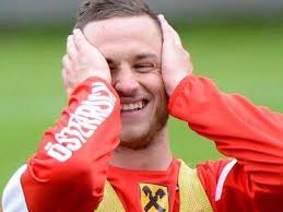 Ha un fratello di nome danijel, che è anche il suo agente, ed è sposato con sarah, dalla quale ha avuto una figlia, emilia, nata il 16 luglio 2012. Marko Arnautovic Im Interview Es Kann Losgehen Fussball Vienna At