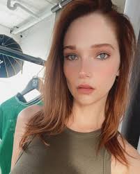 Vintage waves just hit SO different as a redhead 👩🏻‍🦰