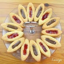 Barquettes Fraises Ou Chocolats Recipe Food Food Humor Desserts