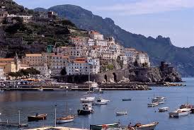 Amalfi coast restaurants are some of the best locations for outdoor dining with views overlooking the picturesque amalfi harbour, rugged cliff side and historic streets. 6 Must Visit Restaurants On The Amalfi Coast