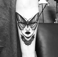 Black And White Womans Face Tattoo Design Great Designs To Create A Woman S Face With The Wings Of A Butterfly Tattoos Trendy Tattoos Body Art Tattoos