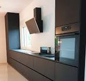 Cucina in MDF con piano di lavoro e ante in laminato ...