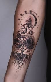 Découvrez la signification de l'arbre de vie, symbole millénaire utilisé dans les religions et les mythologies. Quelle Est La Signification Mysterieuse Du Tatouage Arbre Mort Tatouage Zenidees