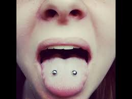 Snake eyes tongue piercing horizontal. Venom Tongue Piercings Alternadiiva Youtube
