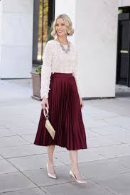 Comment Porter La Jupe Plissee Pour Etre La Plus Stylee Jupe Plissee Vetements Styles Jupe