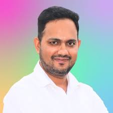 A grandma told me my red bag would provoke a bull. According to her, it was  the worst or weirdest choice. Her granddaughter disagreed. “I love it. I've  been looking for something