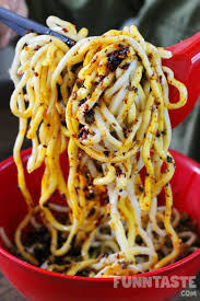 You don`t come to restoran kin kin for the interior, as it is quite basic, but their chili pan mee is to die for! Food Review Chilli Pan Mee Restoran Kin Kin Chow Kit Kuala Lumpur