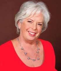 Karen Pape's Instagram, Twitter & Facebook