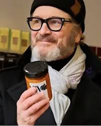 Humorous Post About Dimples and Double Eyelids