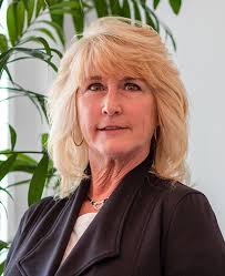 Darlene Ouellette's Instagram, Twitter & Facebook