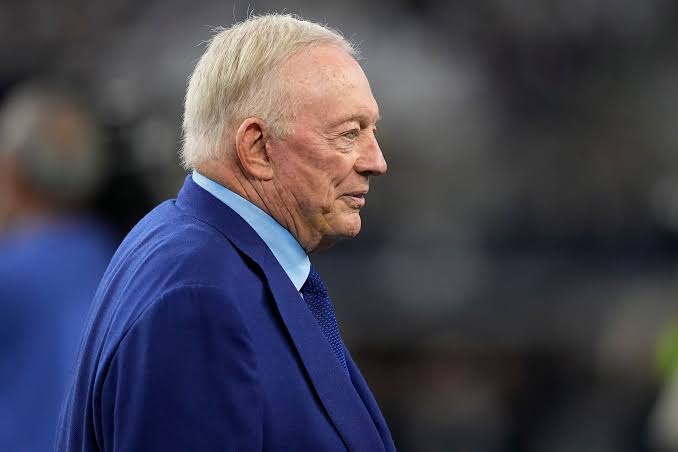 Cowboys owner Jerry Jones still loves the spotlight in his 80s, despite  reasons to shrink from it | The Seattle Times