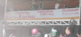We did not find results for: Grab Drive Center Minta Waktu 3 Hari Atas Tuntutan Pengemudi Ojek