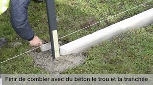 Montage D Une Cloture Aluclos Avec Un Soubassement Youtube