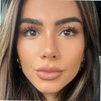 Estelle Stella's Instagram, Twitter & Facebook