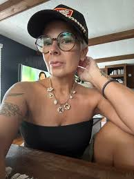 Tips for oily skin makeup application