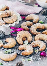 vanilla crescent cookies vegan cookies recipes crescent cookies delicious christmas cookies