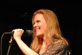 Tierney sutton (born june 28, 1963) is an american jazz singer. Tierney Sutton Band At Jazz Standard Article All About Jazz