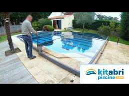 Manipulation D Un Abri De Piscine Plat En Kit Youtube