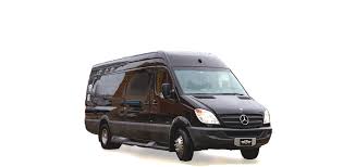 Résultat de recherche d'images pour "limousine style minibus"