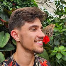 Do you like my dress or my sister's dress better? My sister (Left)