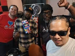 Russell Maynard's Instagram, Twitter & Facebook