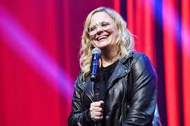 Some of the wedding guests included funny woman amy poehler, nick kroll, nasim pedrad and seth meyers, the mag reports. Amy Poehler Riffs On San Francisco Culture Women S Rights At Clusterfest
