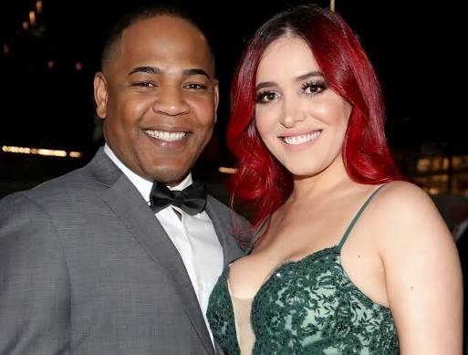 La cadena de comida rápida KFC República Dominicana se sumó a la  controversia que envuelve a la comunicadora Karen Yapoort y al expelotero  de Grandes Ligas Edwin Encarnación, luego de publicar en
