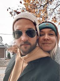 hi US tour starts in 4 dayssss can't wait!! hats off to you for getting tix  xx