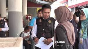 Seafood yang diolah sebagai asap atau dendeng harus dihindari karena dapat terkontaminasi dengan bakteri listeria. Larangan Merokok Di Premis Makanan Wajar Atau Diskriminasi Resep Kuini