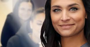 Amira pocher, die ehefrau von entertainer oliver pocher, hat sich mit dem coronavirus infiziert. Amira Pocher She Shows Us Her Beautiful Mom And The Resemblance Is Amazing De24 News English