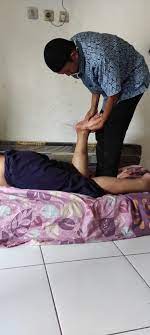 Artikel ini akan memberikan 4 obat peninggi badan di apotik yang sudah terbukti varian tiens peninggi badan yang lain adalah produk nutrient calcium powder atau nhcp tianshi. Tukang Pijat Urut Badan Patah Tulang Ciledug Tangerang Selatan Putra Cimande Tarikolot