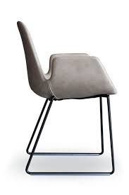 Wie ein ganz normaler stuhl. Tonon Step Armchair Ein Designer Stuhl Aus Feinstem Leder Jetzt Online Design Sitzmobel Von Mbzw Design Stuhle Esszimmer Stuhl Design Leder Esszimmer Stuhle