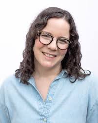 Stephanie Drew's Instagram, Twitter & Facebook