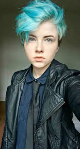 Androgynous haircuts and hairstyles can be worn on either men or women. Androgynous Pixie Cut Male Novocom Top