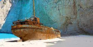 Συγκλονιστικές είναι οι πρώτες εικόνες της επιχείρησης διάσωσης των ναυαγών της θαλαμηγού, 16 μίλια βορειοδυτικά της μήλου μεταξύ αντίμηλου και φαλκονέρας. 5 1 Nayagia Kart Postal