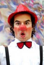 O palhaço Arco Iris é uma persona de Bruno Tonelli, e sua personalidade é a  síntese da trajetória de mais de uma década de trabalhos profissionais  realizados pelo artista nas diversas dimensões da arte: filosofia, poesia,  música e artes circênicas.