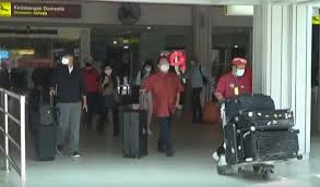 Tes Swab Pcr Ke Bali Berlaku Besok Kedatangan Wisatawan Di Bandara Ngurah Rai Melonjak Bagian 1
