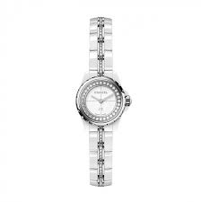 Hi everyone, this video is a review of the chanel j12 automatic watch. Chanel J12 Weiss Diamanten 19 Mm H5238 Chanel J12 Chanel Premiummarken Uhren Und Schmuck Gunstig Online Kaufen Heyder Exclusiv De