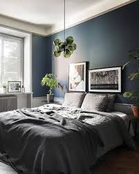 Chambre à coucher luxueuse aux tons foncés. Des Idees Deco Pour Une Chambre Parentale Moderne Shake My Blog