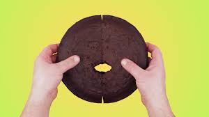 Für kuchen ohne backen kannst du dir deine lieblingskekse aussuchen: 5 Kuchen Die Schwierig Aussehen Aber Einfach Sind Youtube